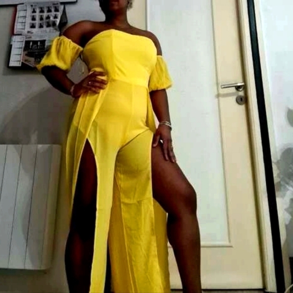 Women's Elegant Yellow Off-Shoulder Jumpsuit Size Large - Picture 1 of 4